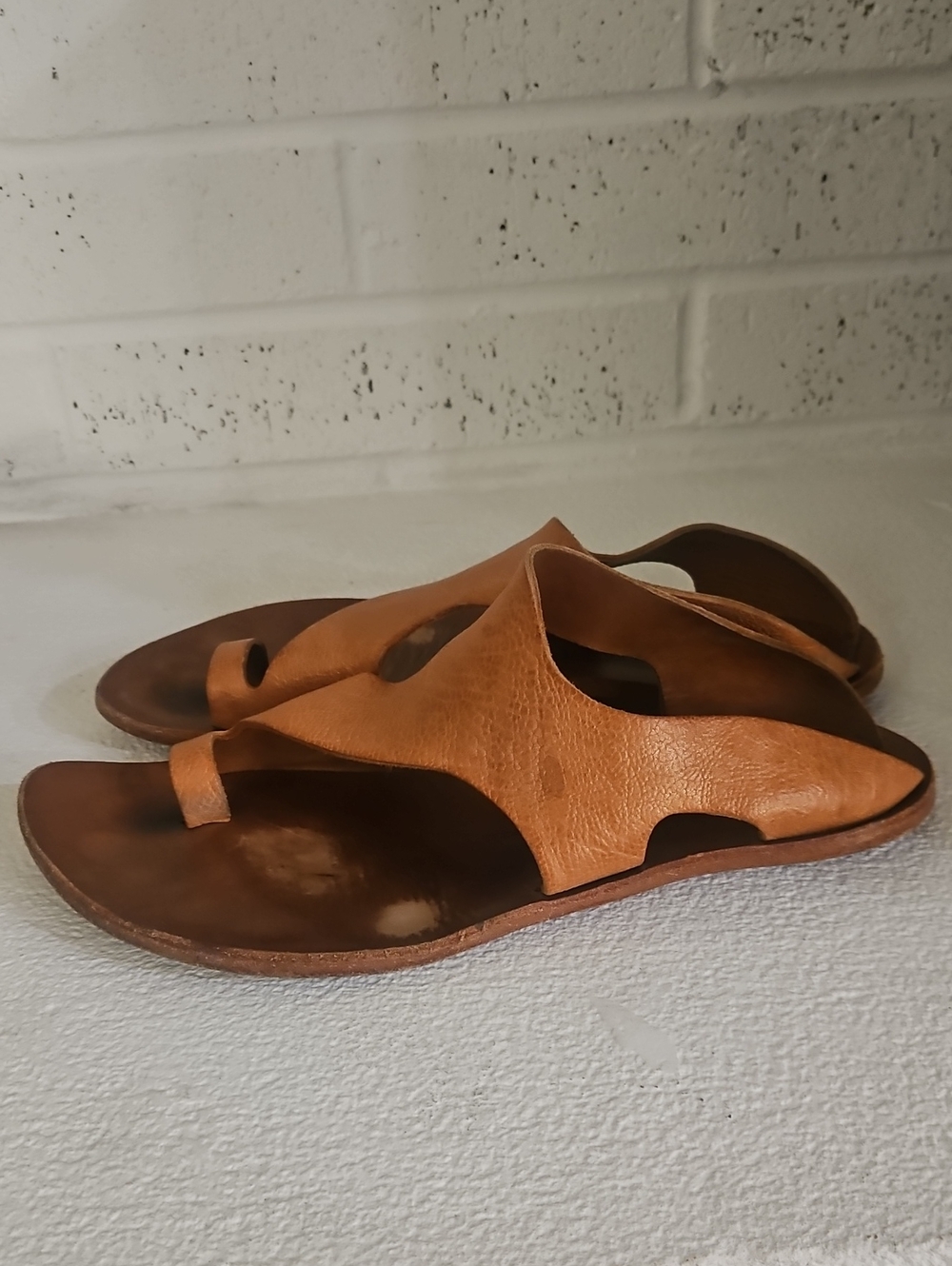 CYDWOQ Conquer Sandals